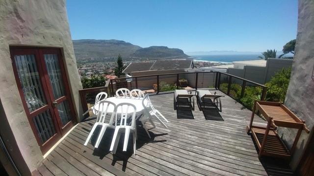 To Let 5 Bedroom Property for Rent in Fish Hoek Western Cape